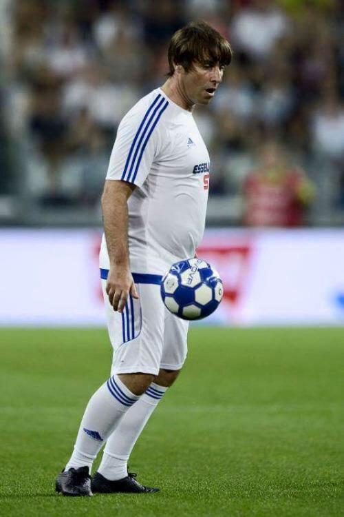 liam-gallagher-juventus-2015-vertical