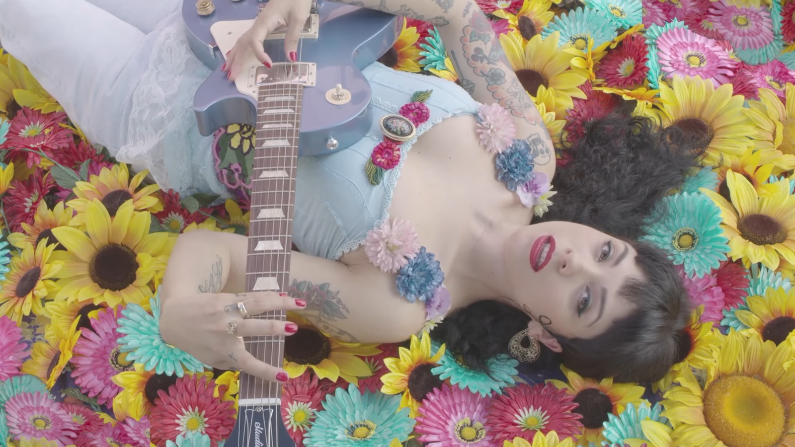 ¡Por fin llegó! Escucha La Trenza, el nuevo álbum de Mon Laferte