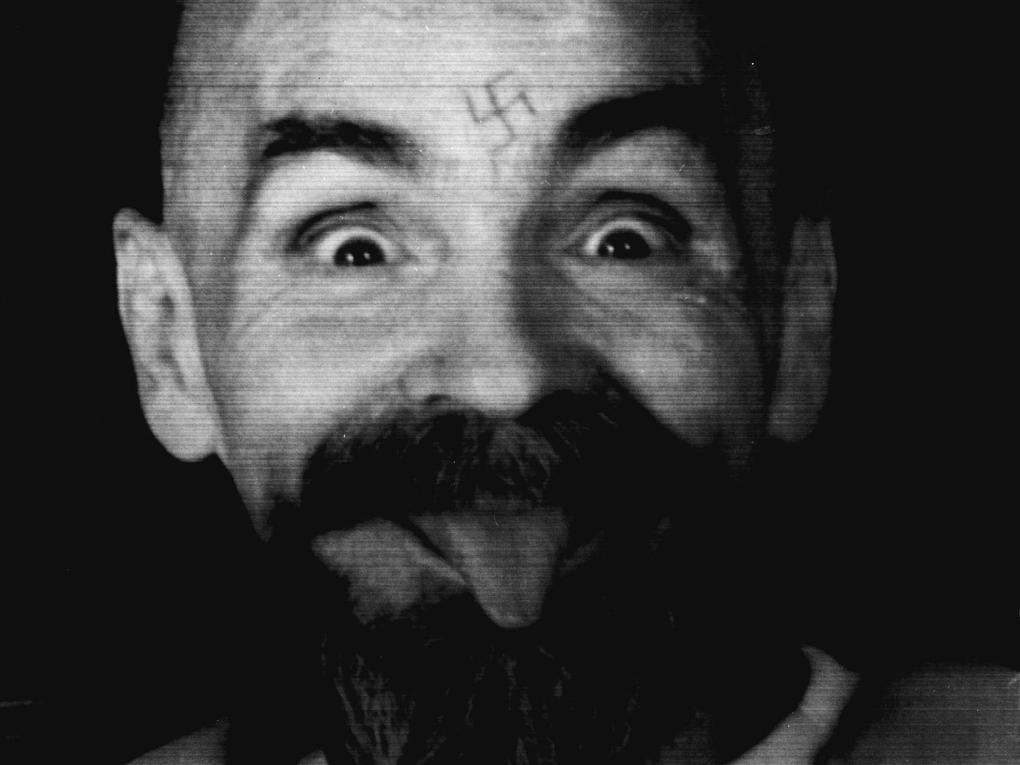 Nadie sabe qué hacer Cuerpo de Charles Manson se mantiene "en hielo" a