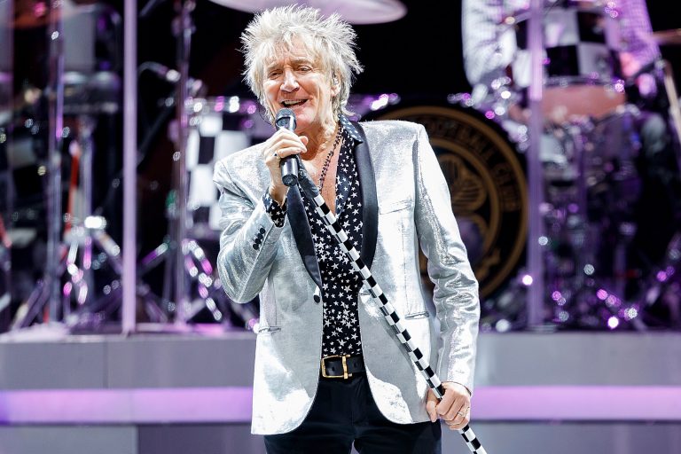 rod stewart dado de alta cancer de prostata