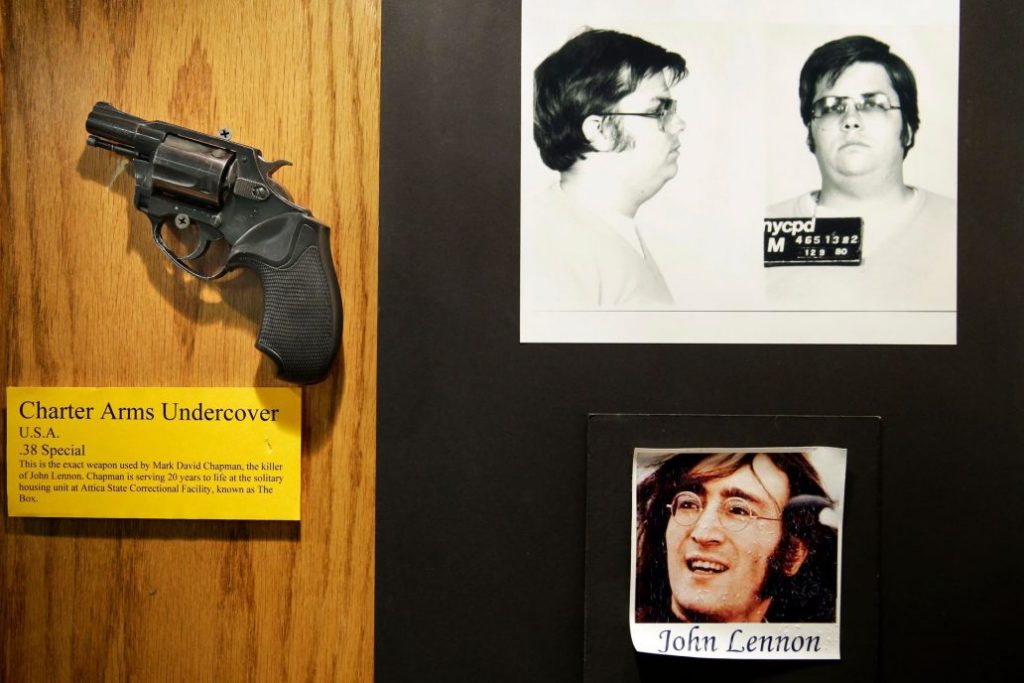 JOHN LENNON MARK CHAPMAN