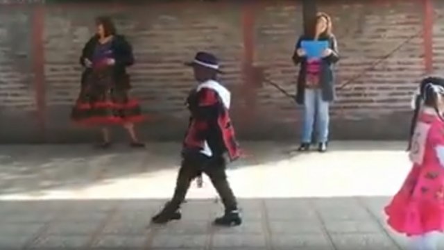 NIÑO HAITIANO CONCURSO CUECA