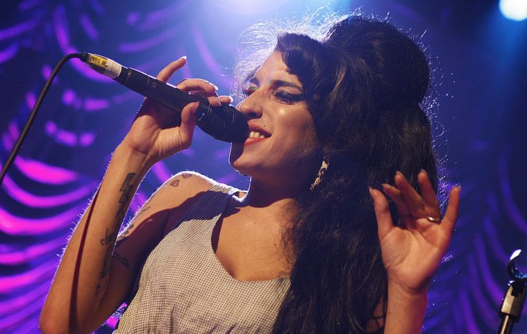 Amy Winehouse gira holograma Chile