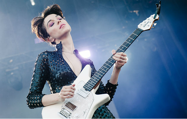 mujeres guitarra st vincent