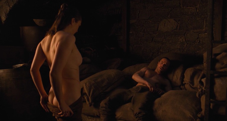 escena sexo game of thrones maisie williiams
