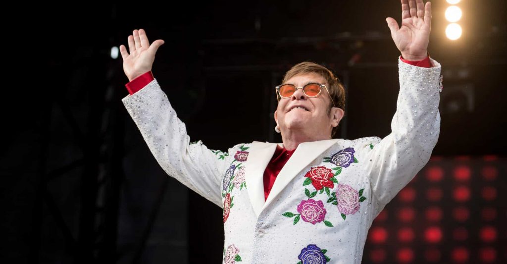elton john 50 años disco debut