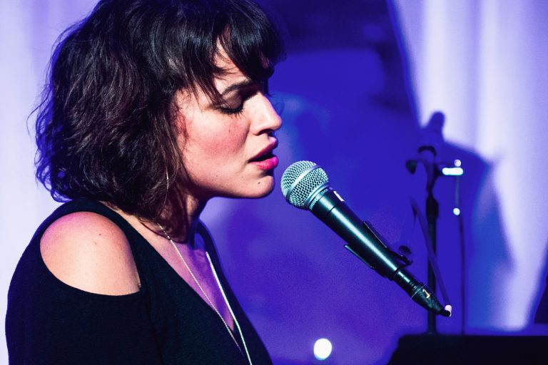 La cantante Norah Jones regresa a Chile después de 7 años