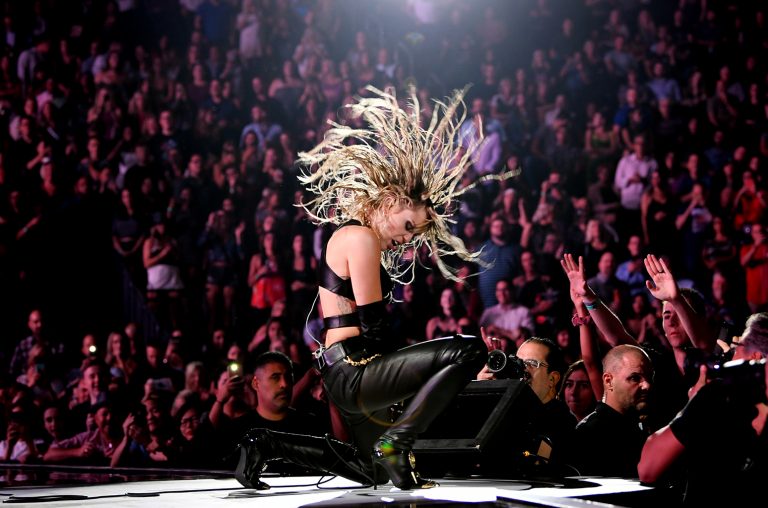 miley cyrus iheartradio music festival