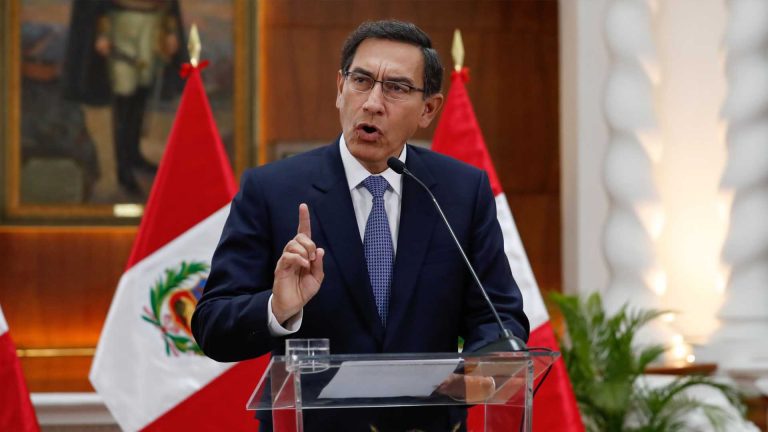 martin vizcarra perú