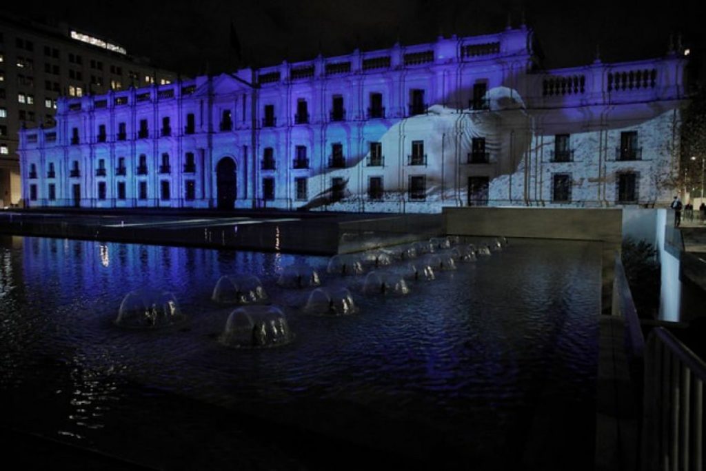 palacio de la moneda luces