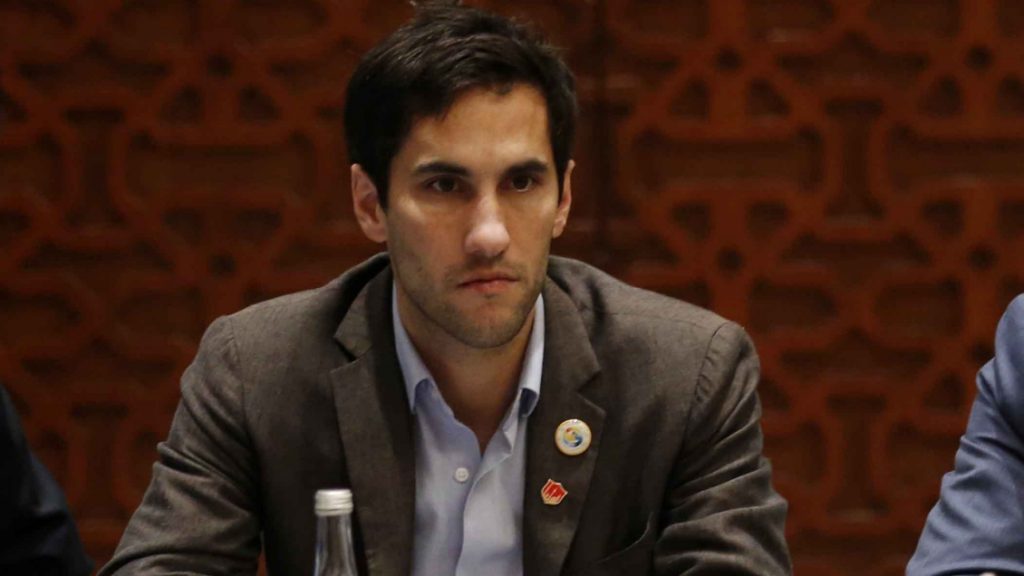 Hopin, empresa ligada al hijo del Presidente, logra contrato con Servel