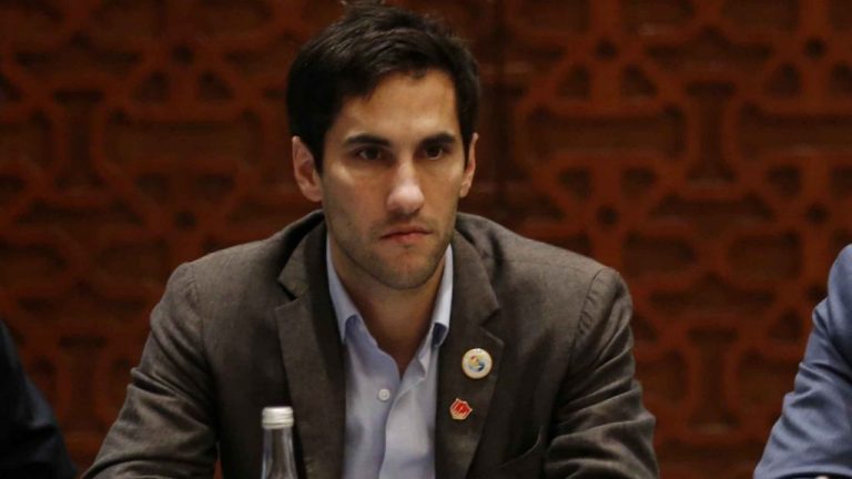 Hopin, empresa ligada al hijo del Presidente, logra contrato con Servel