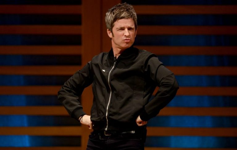 Noel Gallagher publica nuevo single y video: 'Black Star Dancing'