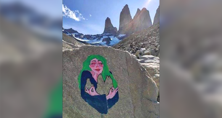 Conaf denuncia aparición de nuevo dibujo en roca de las Torres del Paine