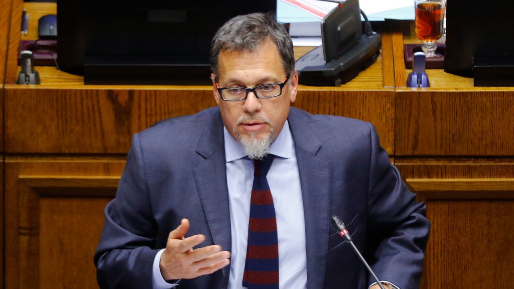 Ex presidente Lagos no paga contribuciones por casas hace 29 años