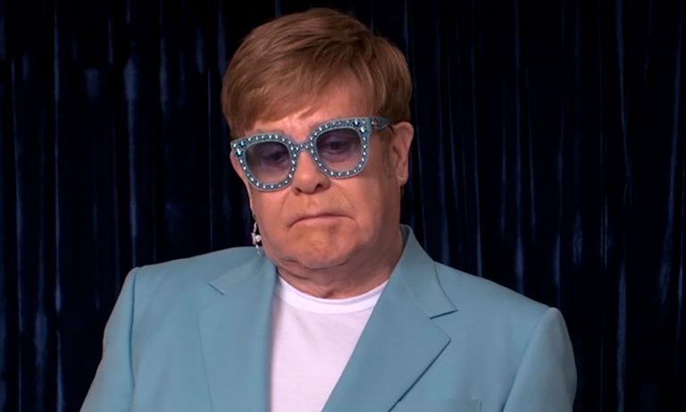 Elton John decide retirarse del escenario entre lágrimas (VIDEO)