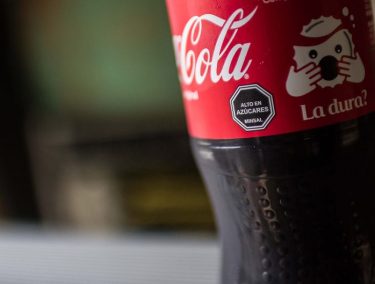 Consumo de bebidas azucaradas disminuyó a cuatro años de la ley de etiquetados