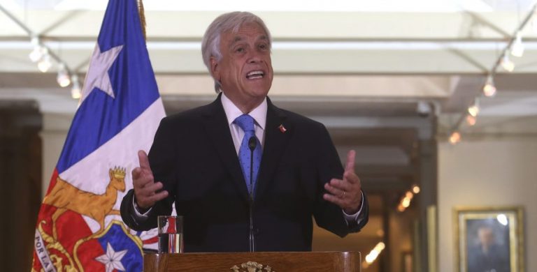 Encuesta Cadem revela que aprobación a Sebastián Piñera se mantiene en un 12%