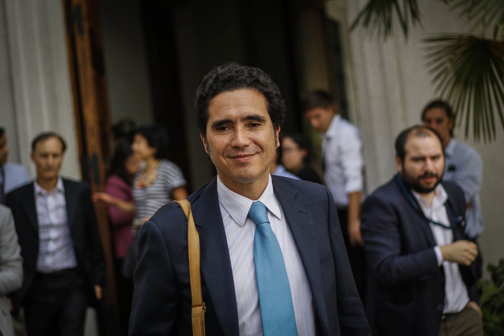 Ministro Briones se refiere a las mediadas tomadas por el Banco Central