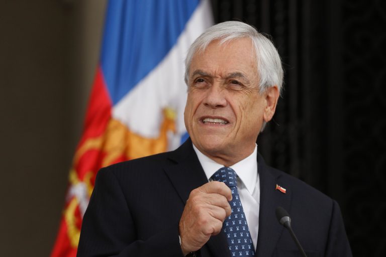 Aprobación de presidente Piñera llega a 21% según Cadem
