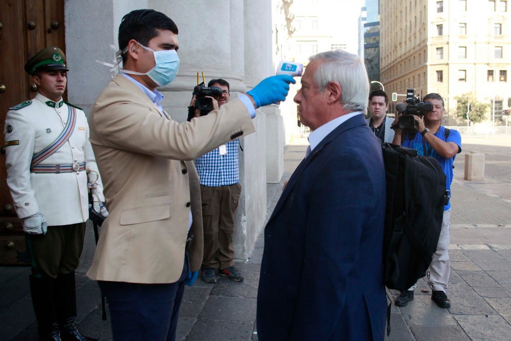 Cuarentena total en siete comunas de Santiago por coronavirus