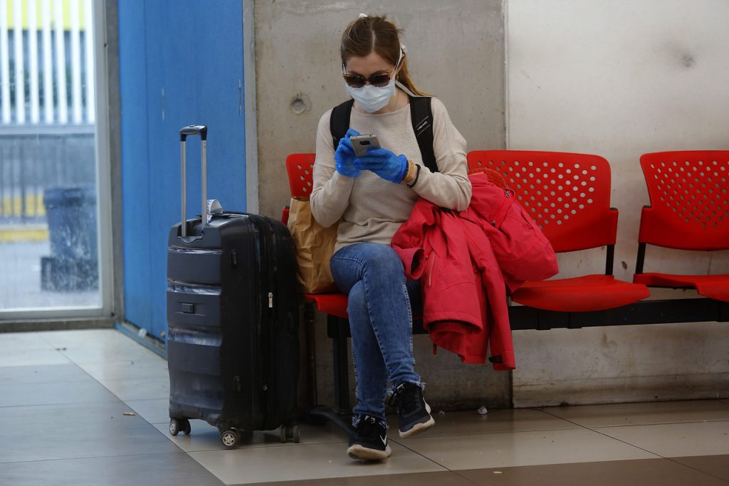 Covid-19: Infectóloga dice que Chile ha tenido una buena capacidad de detectar el virus