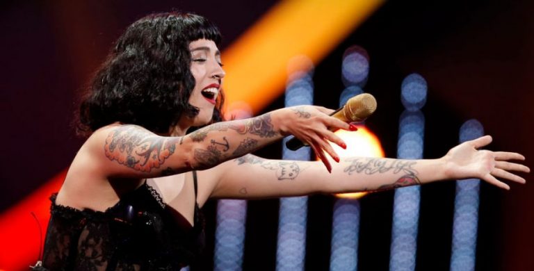 Mon Laferte es elogiada por el medio internacional "El País"
