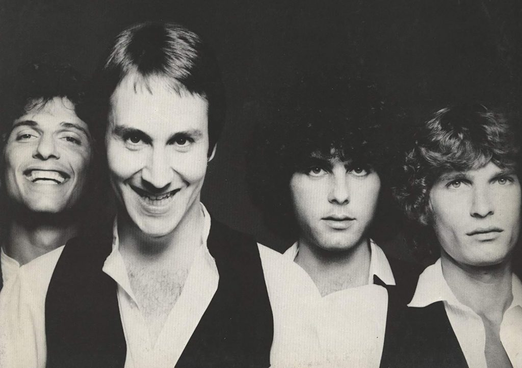 The Knack hace una versión de "My Sharona" como "Bye, Corona"