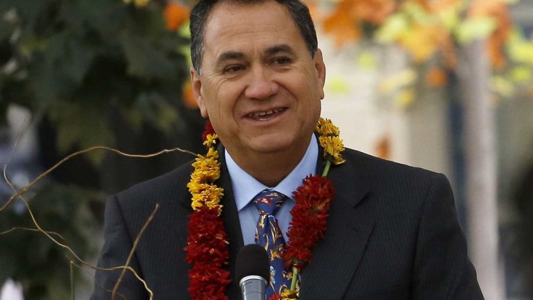 Alcalde de Isla de Pascua Pedro Edmunds se refiere al coronavirus