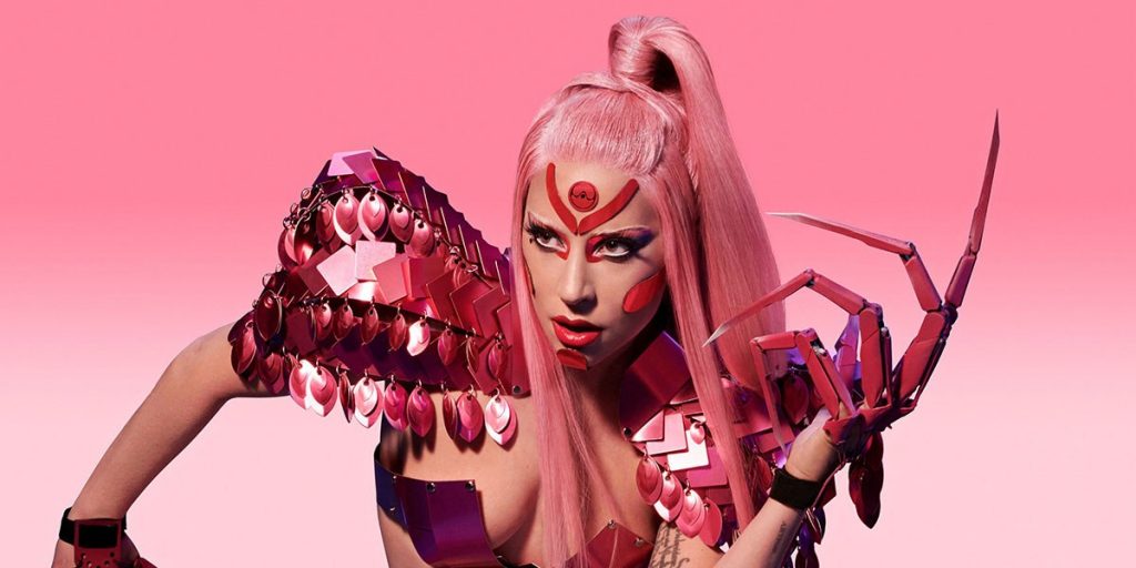 Lady Gaga aplaza lanzamiento de su álbum por pandemia mundial