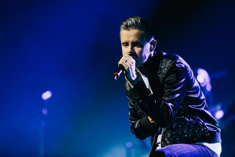 Tom Chaplin de Keane tendría coronavirus luego de gira por Estados Unidos