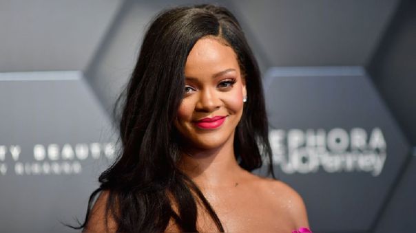 Padre de Rihanna le agradece a su hija por salvarlo del coronavirus