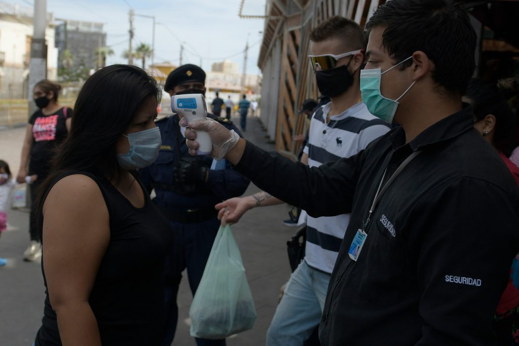 Cadem: 68% está preocupado por contraer covid-19