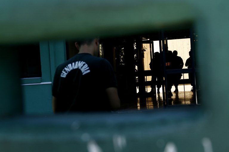 Brote de covid-19 en cárcel de Puente Alto deja a 68 reos contagiados