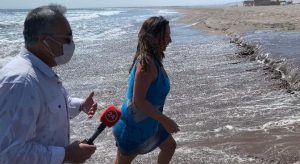 Directora regional del Sernatur fue sorprendida en la playa