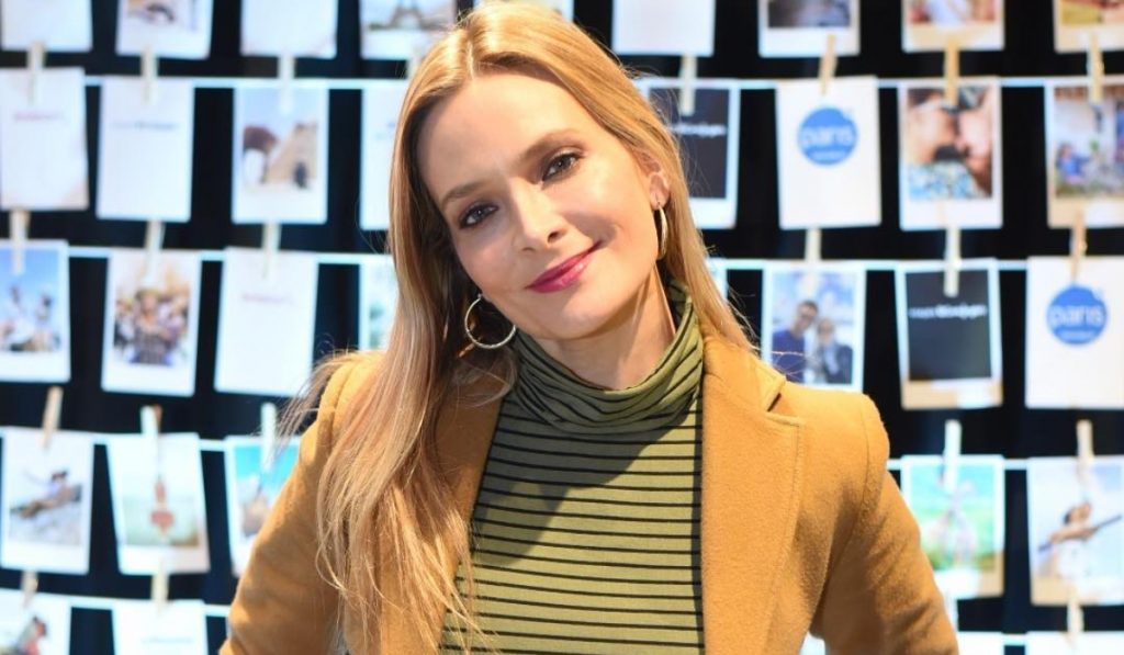 Nicole lanza serie "30 Años" con videos en vivo en YouTube