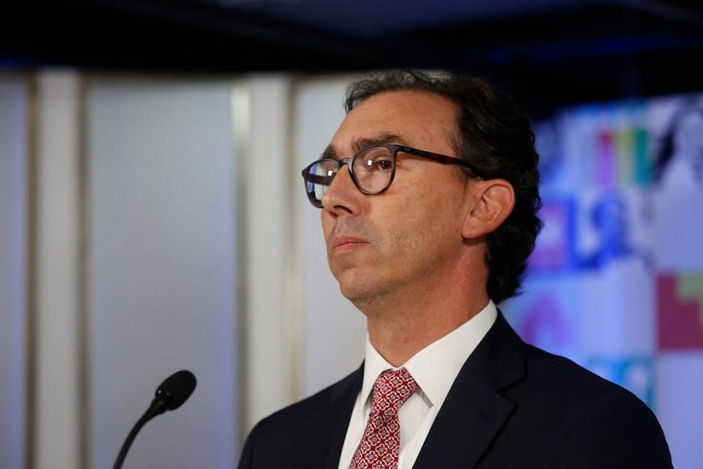 Raúl Figueroa dice que el Gobierno está trabajando en un retorno a clases gradual