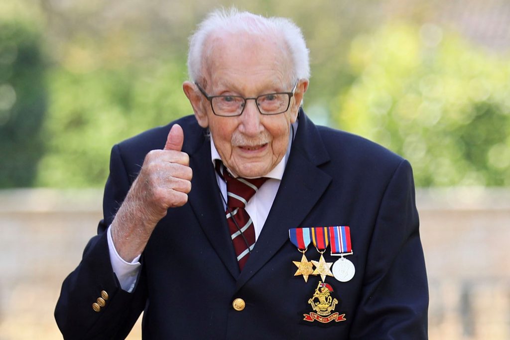 Tom Moore caminata solidaria