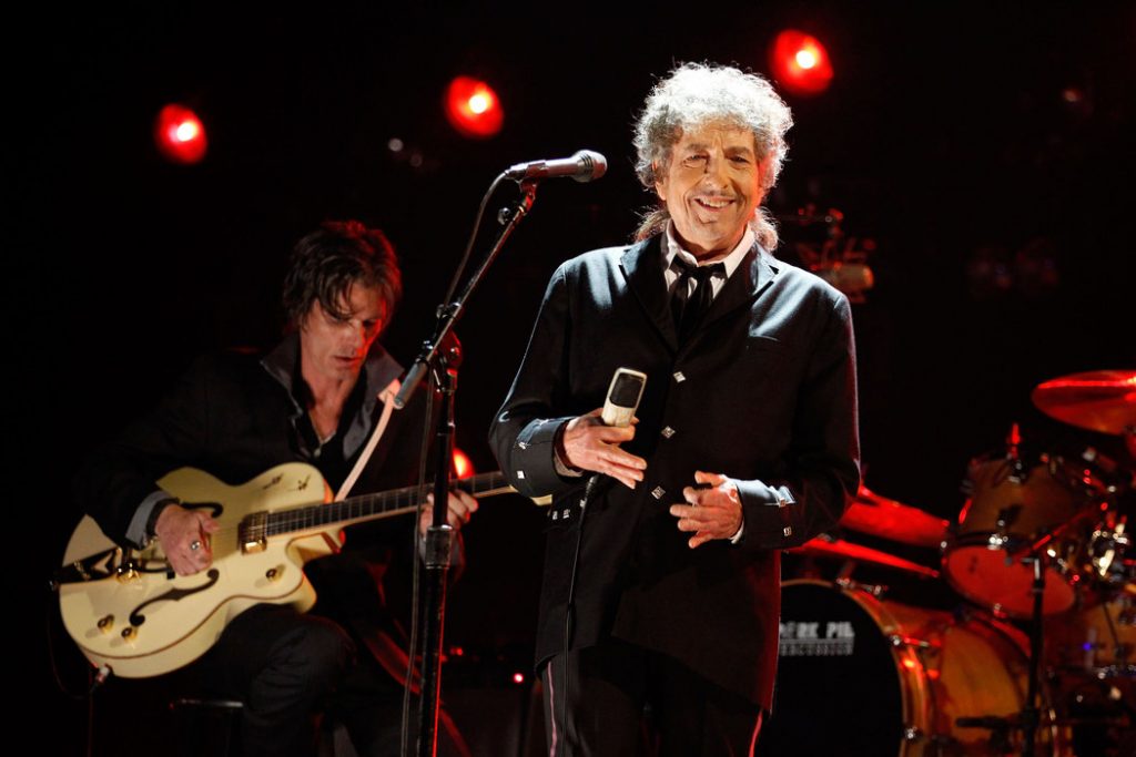 "I Contain Multitudes": Bob Dylan estrena nueva canción