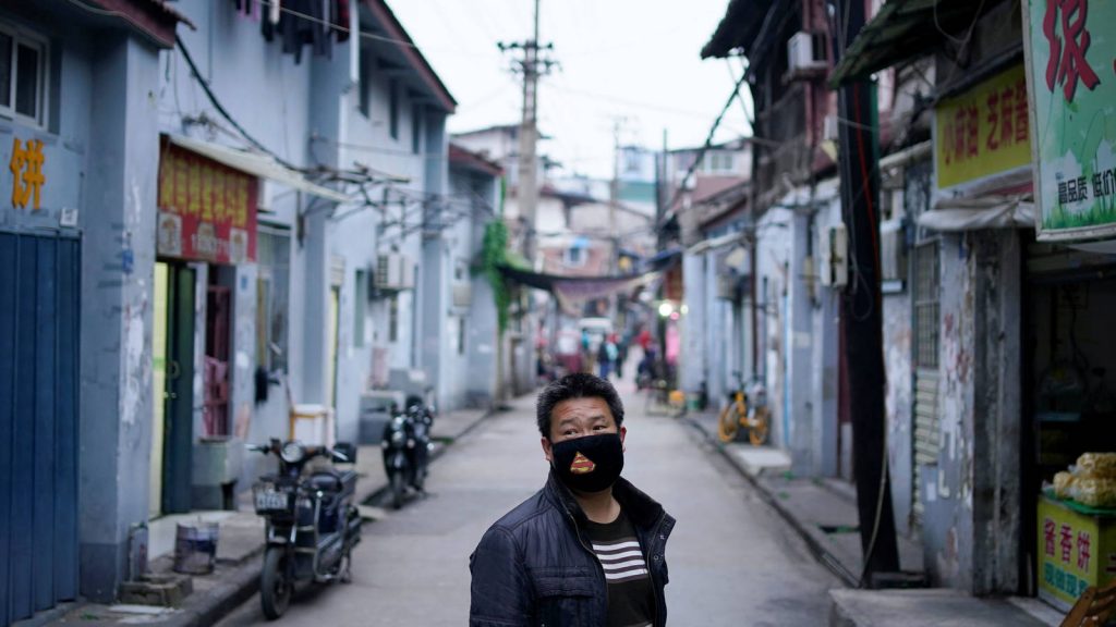 China lleva un día sin nuevos contagios de covid-19 ni fallecidos