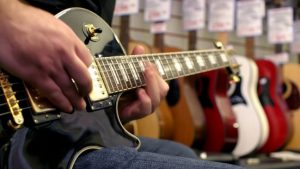 Gibson libera tres meses de clases de guitarra gratis