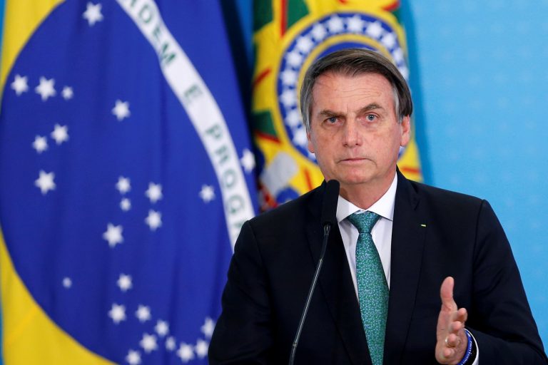 Bolsonaro removió a jefe de la policía en medio de la pandemia