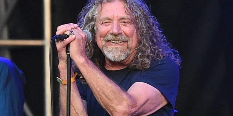 robert plant donacion uniformes medicos