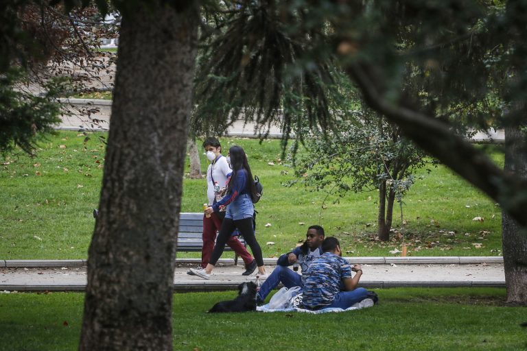 Santiago tiene más casos confirmados de covid-19 que Puente Alto