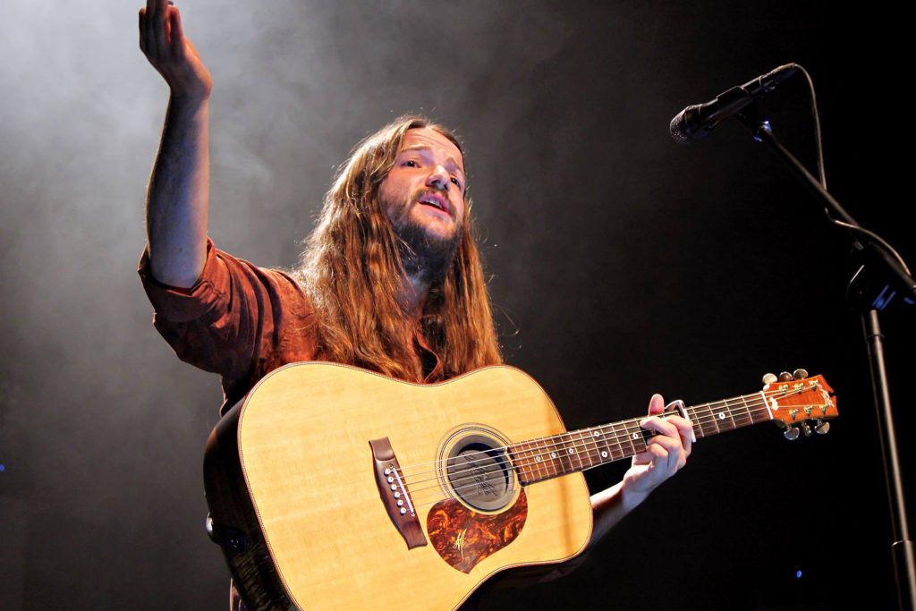 cantautor y multiinstrumentista nacional