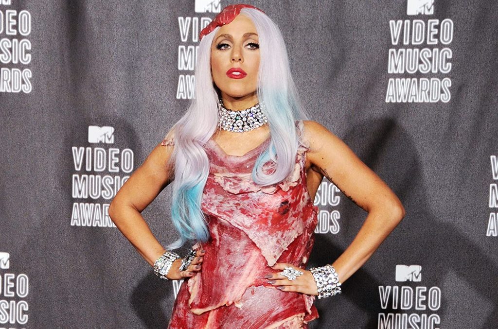 Lady Gaga vestido de carne