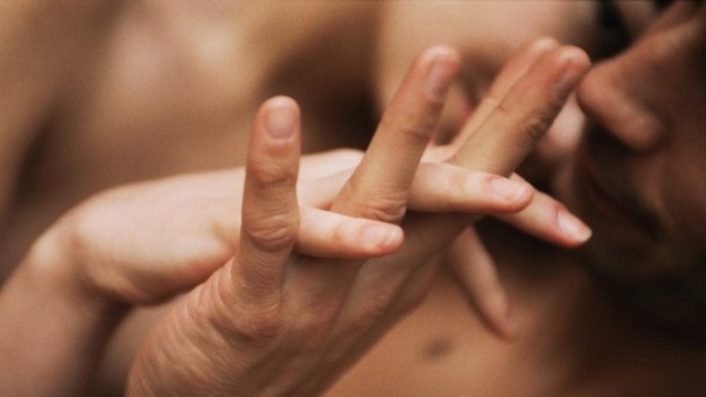 Recomiendan tener sexo en espacios abiertos además de lavarse las manos antes y después