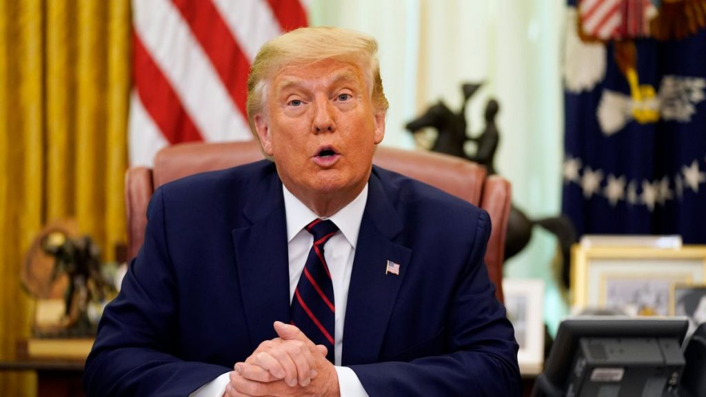 Trump: "No estoy diciendo que los militares estén enamorados de mí"