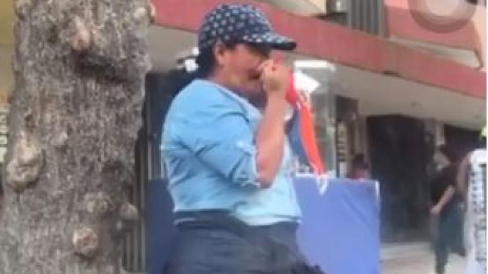 mujer mascarilla colombia2