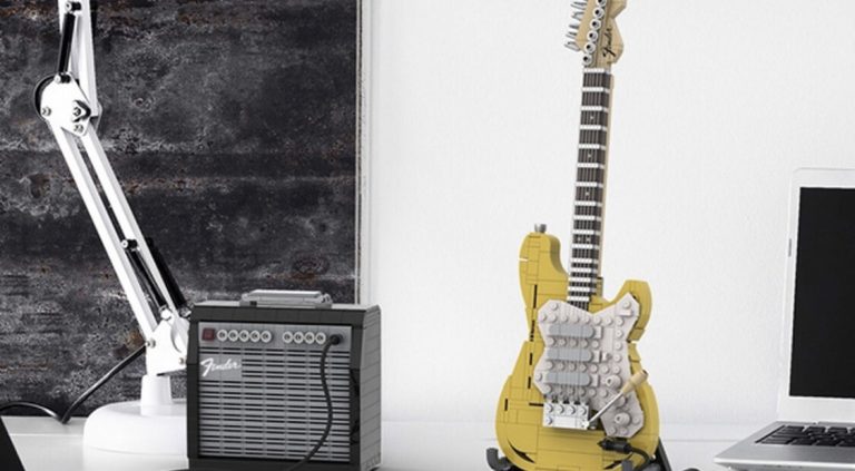 lego Fender Stratocaster